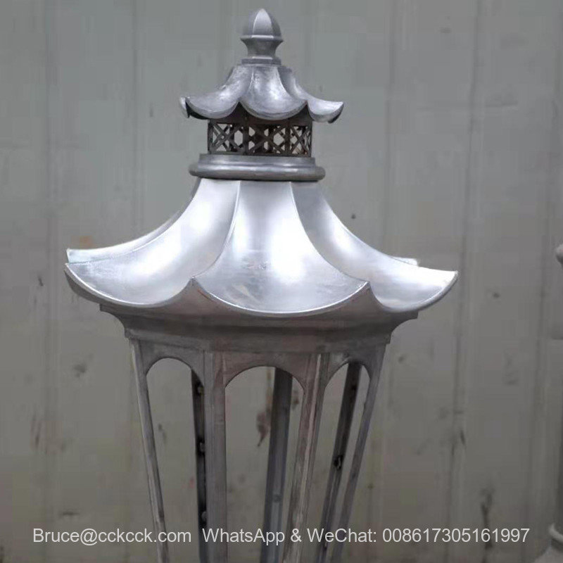 Lámpara de jardín de Villa de hierro