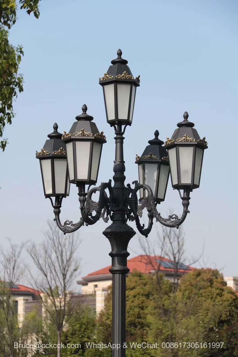 Lampa e peisazhit europian retro-udhëhequr, lampa e rrugës jashtë, lampa e oborrit