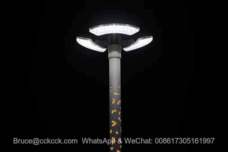 LED solar integrated high pole lamp