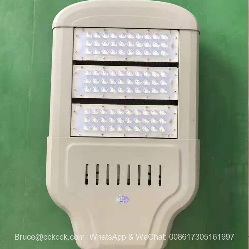 LED solar integrated street lamp holder