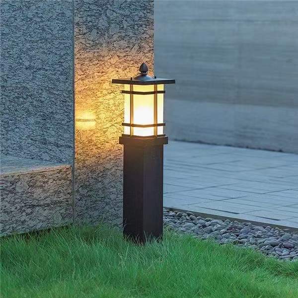 Napolju svetla bezvodna vrt vanzemaljske lampe iz vrtla vile vrtla zajednice parkiraju sunčanu lampu==