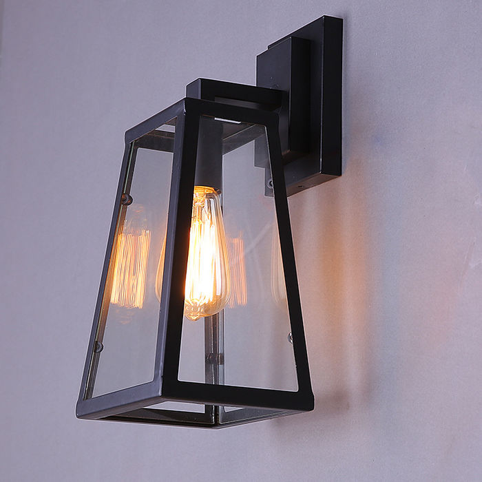 Wodoodporna lampa ścienna domowa loft Amerykańska kreatywna osobowość przemysłowa żelazka wiatrowa RETRO lampa balkonowa szklana