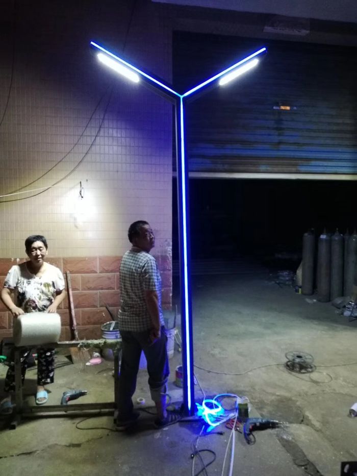 Lampa tal-pajsaġġ ta’ bozoz tal-qorti b’profil ta’ aluminju f’għamla ta’ 7 lampi rurali ġodda LED lampa tat-triq barra 2m 3M lampa tal-qorti komunitarja