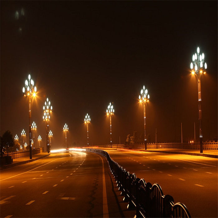 Producenci produkują chińskie oświetlenie LED, 8-15m zewnętrzne kwadratowe oświetlenie dróg ogrodowych, oświetlenie krajobrazu budowlanego