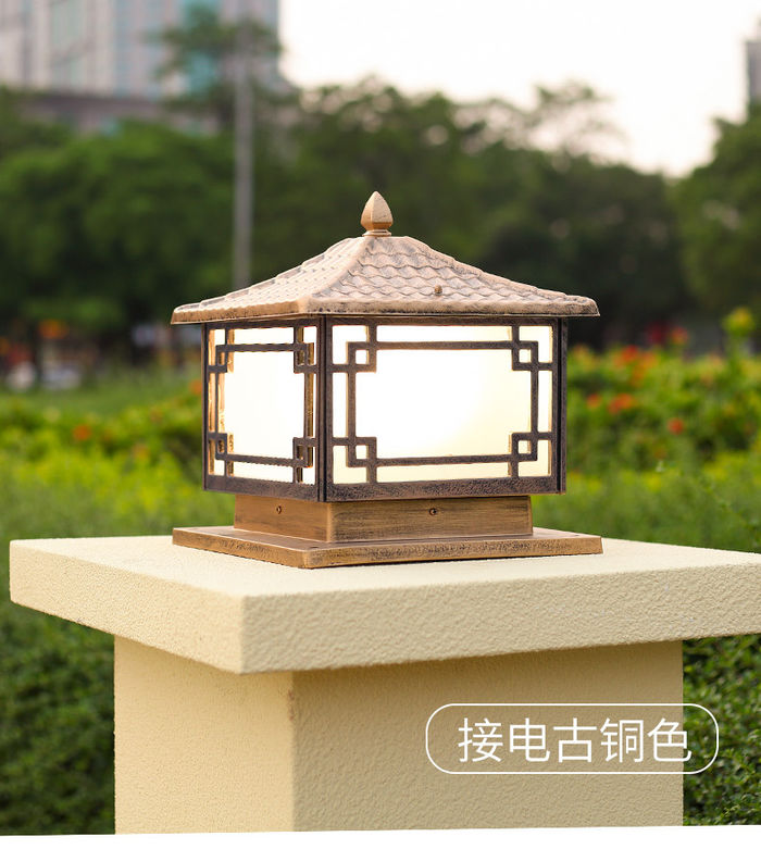 屋外太陽エネルギーの塀の明かりの中国式花園の庭園の景観の門の柱の明かりled照明団地の庭の柱のヘッドライト