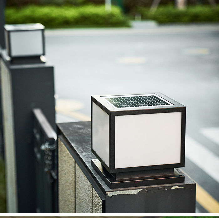 Outdoor waterproof solar column head lamp villa courtyard garden community decorative lawn lamp construction site fence column lamp