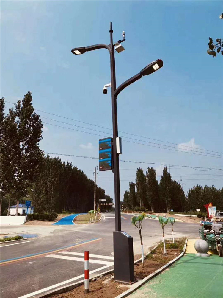 Lampu jalanan bandar cerdas terpasang memantau lampu jalan LED