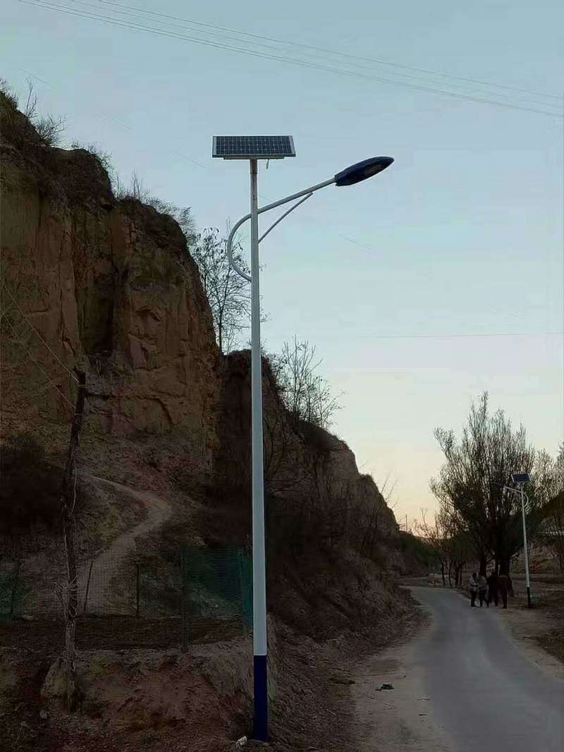 Sunčana ulična lampa, podijeljena nova selska lampa izvan LED ulice, visoka luka.