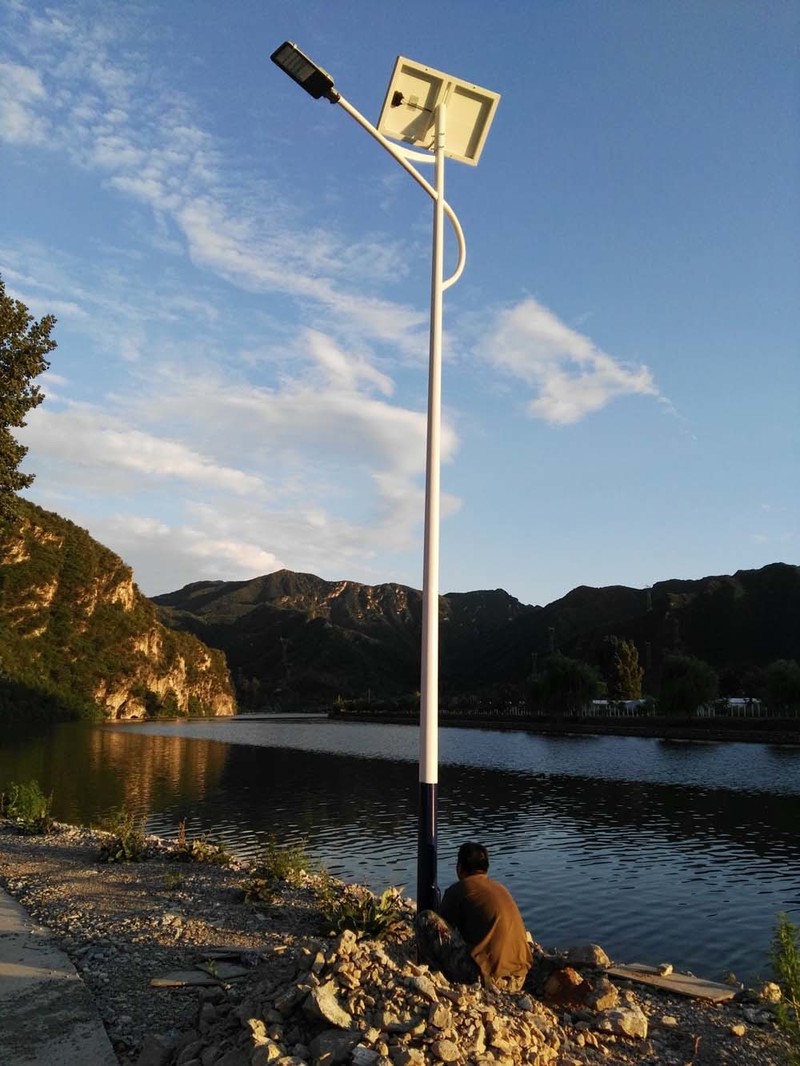 Mérnöki napelemes utcai lámpa, kültéri közösségi úti lámpa
