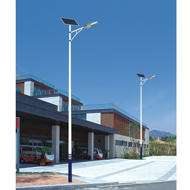 Inxhinieri Qyteti Lampa, Lampa diellore rruge