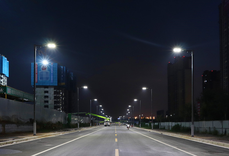 Kültéri kommunális energia szuper fényes integrált napelemes utcai lámpa