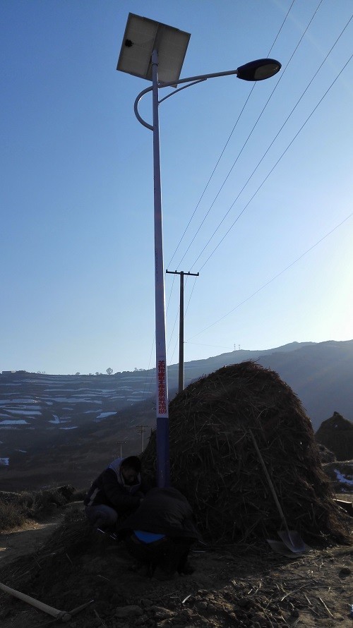 Vanzemaljska svjetlosna lampa, LED solarna ulična lampa