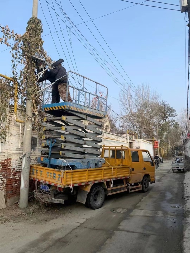 新款太阳能庭院灯，户外小区led路灯