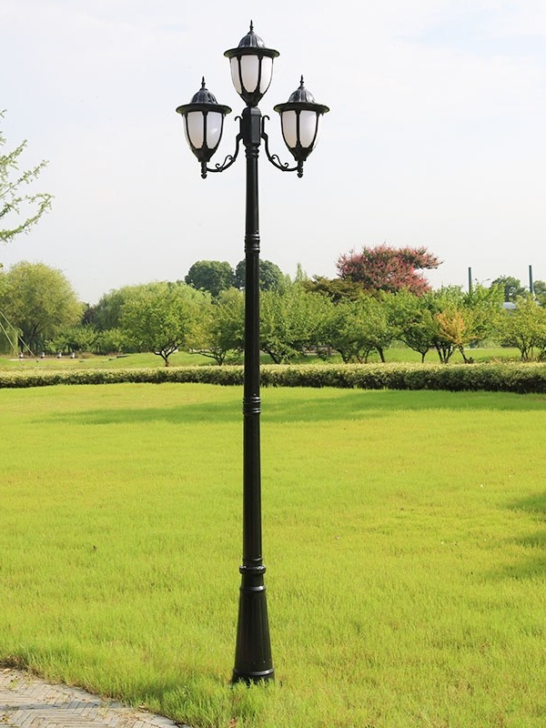 Street lamp European outdoor waterproof courtyard lamp