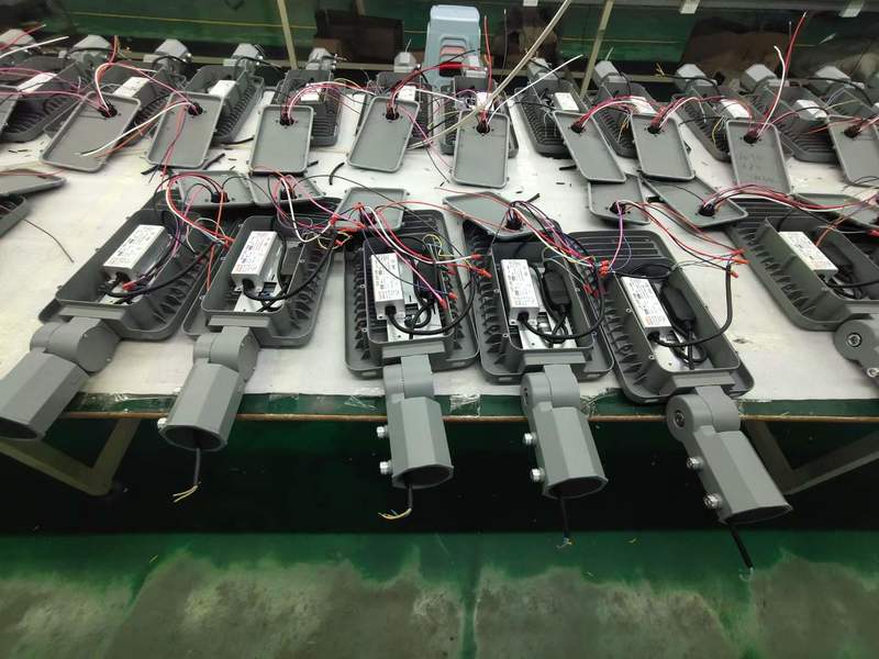 Production process of LED solar street lamp holders 26-1125