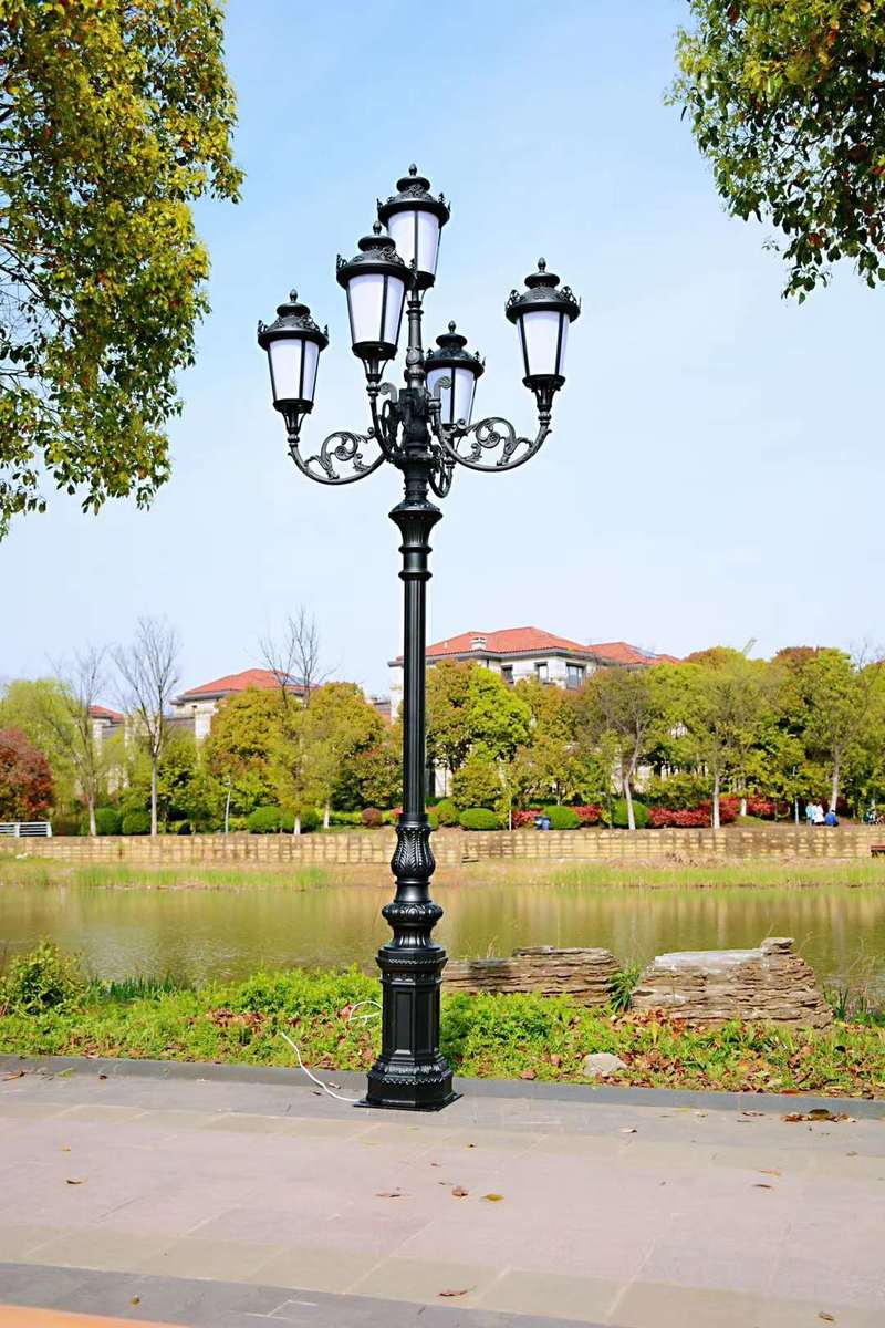 欧風庭園灯、レトロな別荘景観灯
